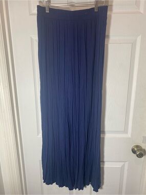 L'AGENCE Never Worn Navy Wide Leg Pleated Pant